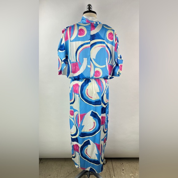 💚 3398. Satin Finish Abstract Print Maxi Dress - Picture 3 of 9